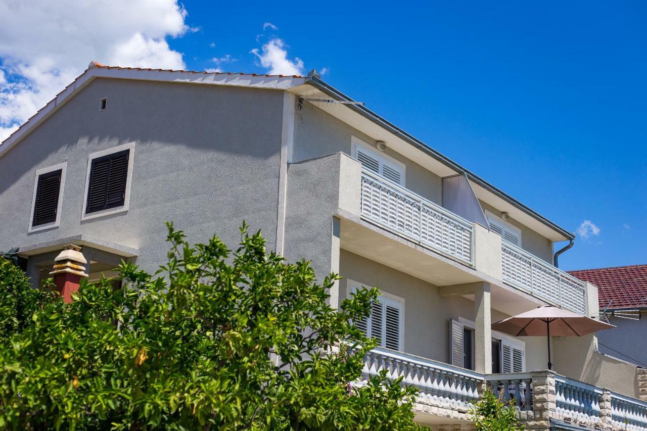 Apartments Rose トロギール エクステリア 写真