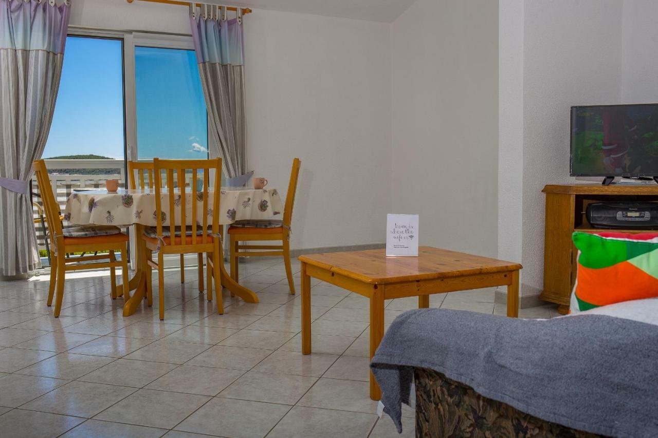 Apartments Rose トロギール エクステリア 写真